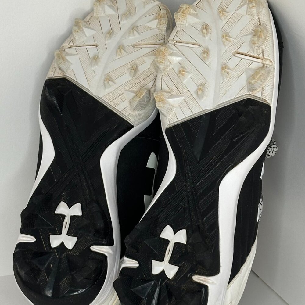 Under Armour “Lead Off” baseball/softball cleats in black and white - 4Y US - Picture 4 of 5